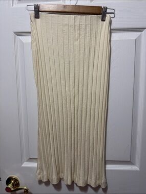 Zara Cream Ribbed Maxi Skirt